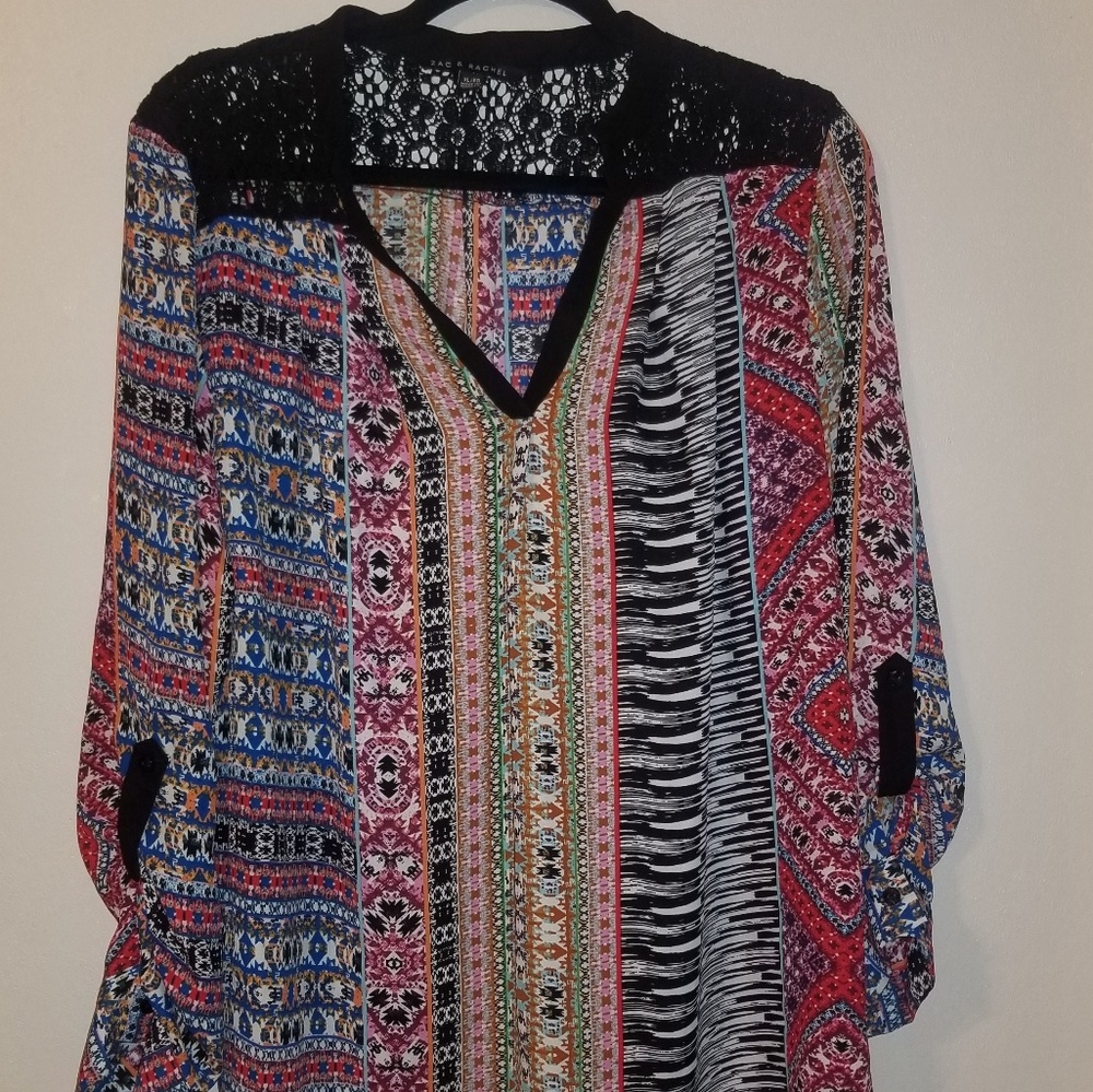 Multi print vee neck blouse w/lace panel on back